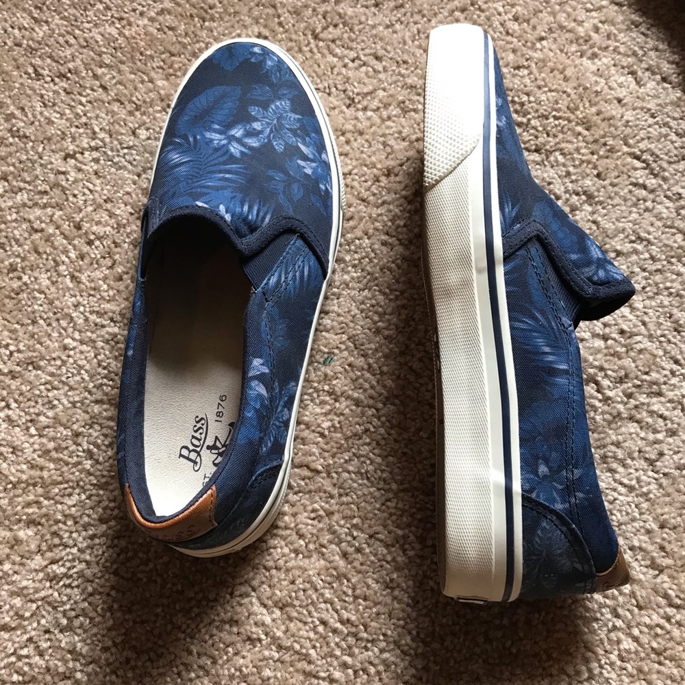 SIZE 9 1/5 M Bass slip-ons  Blue
